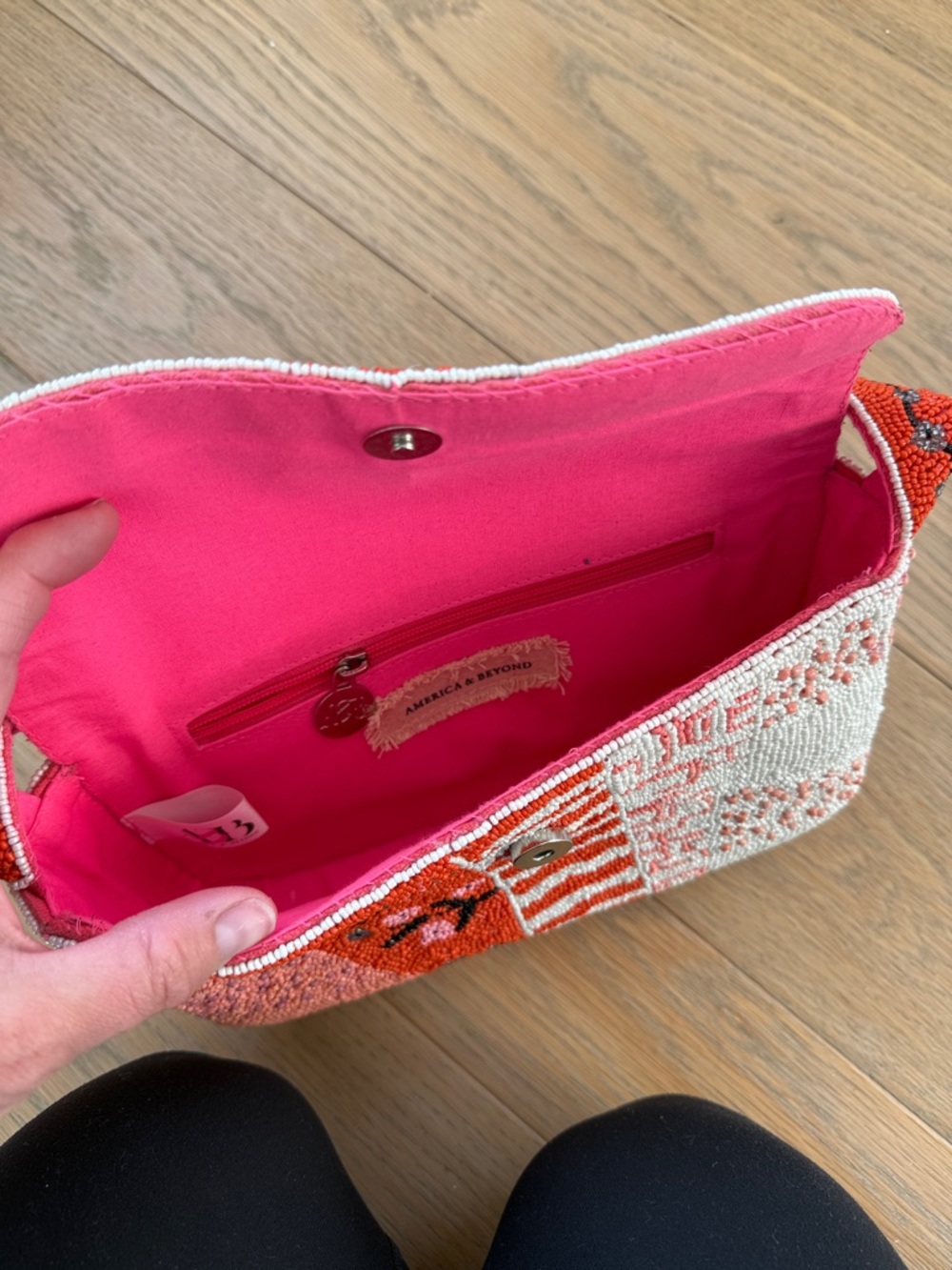 Hand-Beaded Pink and Coral Women’s Shoulder Bag - Picture 2 of 6